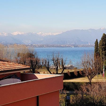 Sun Lake Apartments Дезенцано-дель-Гарда Экстерьер фото