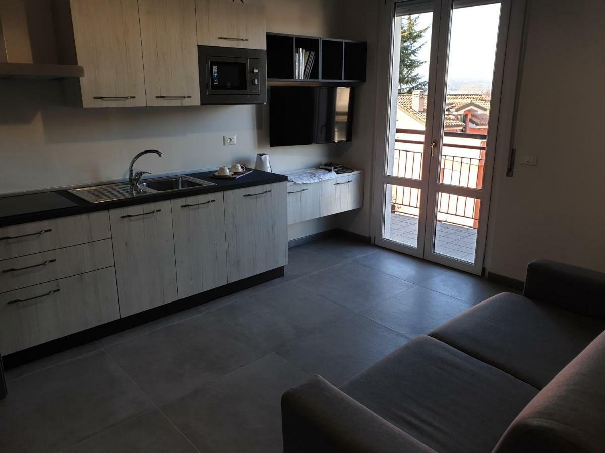 Sun Lake Apartments Дезенцано-дель-Гарда Экстерьер фото