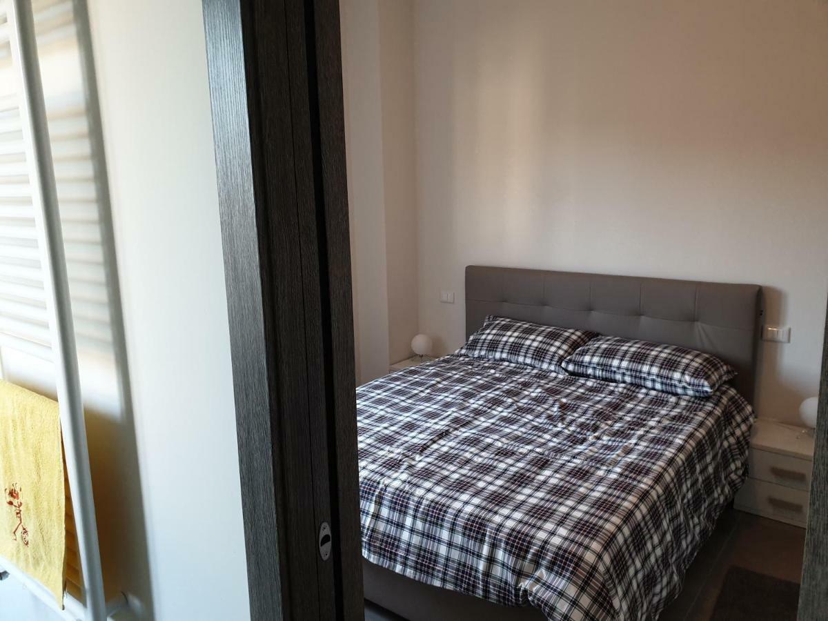 Sun Lake Apartments Дезенцано-дель-Гарда Экстерьер фото